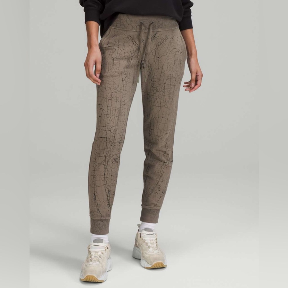 Lululemon Warm Down Jogger in Thread Dye Rover Black